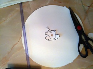 Я нарисовала чашку с кофе и приклеила на заранее вырезанный циферблат.