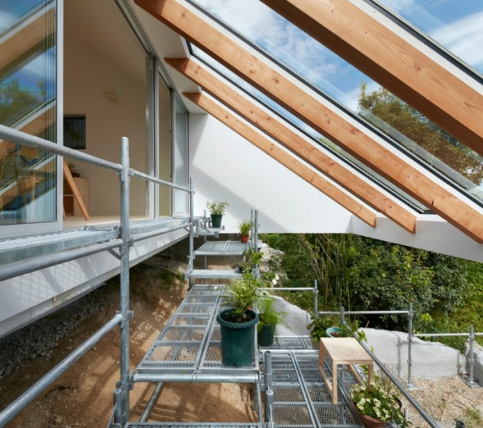 Дом с террасами от Tomohiro Hata