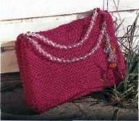  Вязаные платок и сумка ярко розового цвета