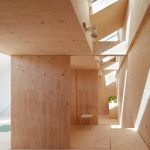 reslope-house-tomohiro-hata-kobe-japan-designboom-06-694×885