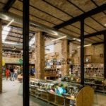 serrano-baquero-arquitectos-raccoon-games-shop-interior-seville-designboom-01-818×818-240×180