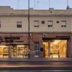 serrano-baquero-arquitectos-raccoon-games-shop-interior-seville-designboom-10-694×462