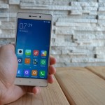 xiaomi_redmi_3_sidit_v_ruke