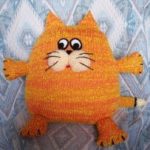 podushka-vyazanie-kot3-210×203