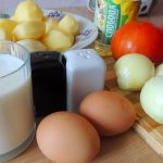 ingredienty-dlya-prigotovleniya-kartoshki-s-pomidorami