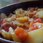 vykladyvaem-ovoshhnuyu-smes-v-formu