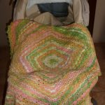 kru4ok-ru-detskiy-pled-kryuchkom-rabota-natani-09101-480×774